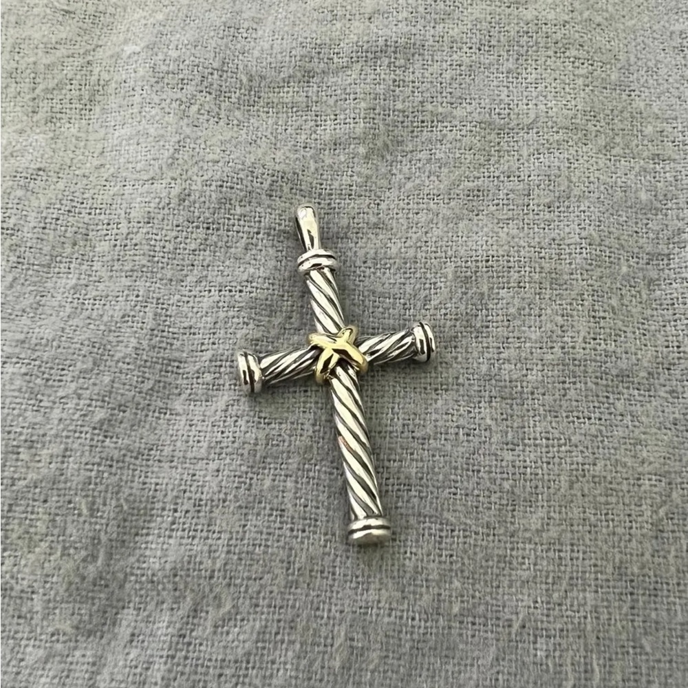 David Yurman Cable Cross & Chain - Picture 4 of 4